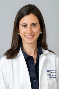 Beatriz Desanti de Oliveira, MD Profile Headshot